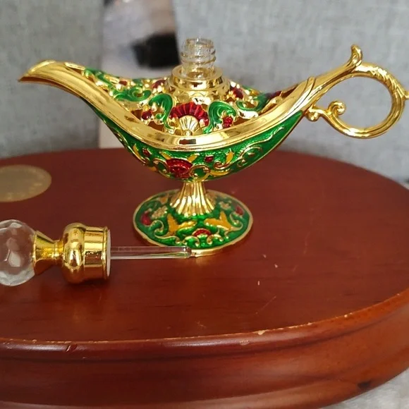 Women's Decorative Perfume Bottle - Picture 4 of 5